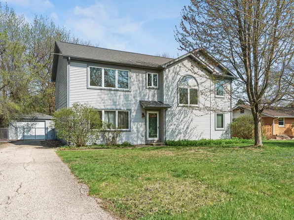 2344 Forest Ave, Rolling Meadows, IL 60008