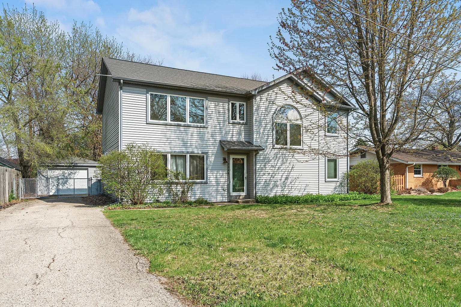 2344 Forest Ave photo 1