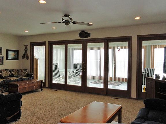 3rd image of 1501 S Lakeview Dr