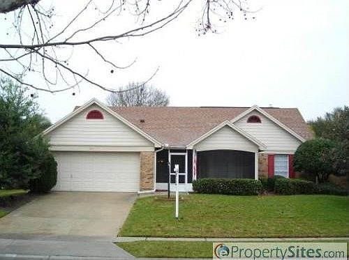 1st image of 302 Pine Shadow Ln