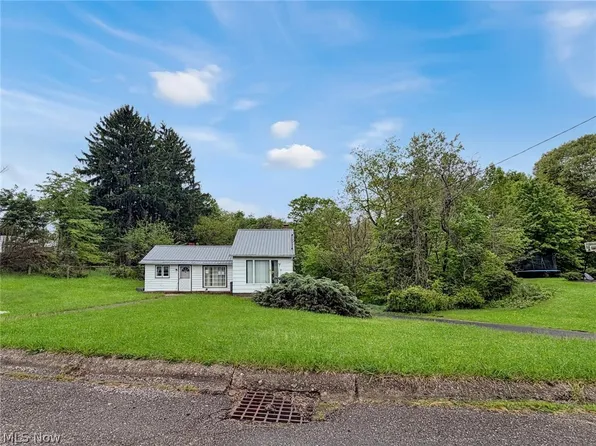 103 Smith St, Weirton, WV 26062