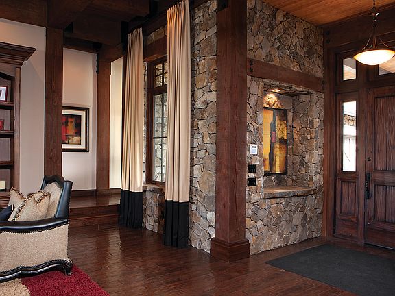 2nd image of 1914 E La Cantera Ct