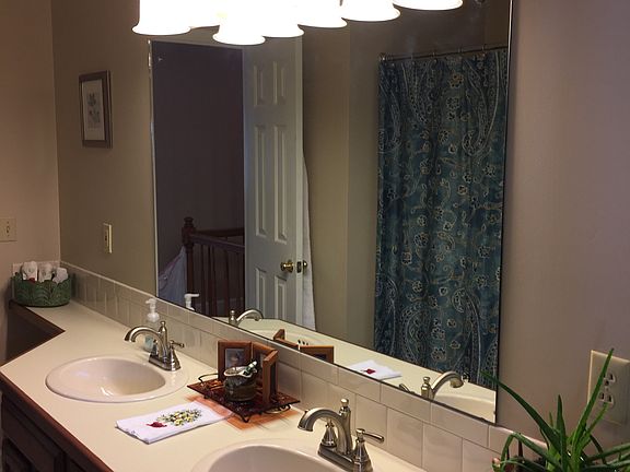 2nd image of 313 Shadowood Dr