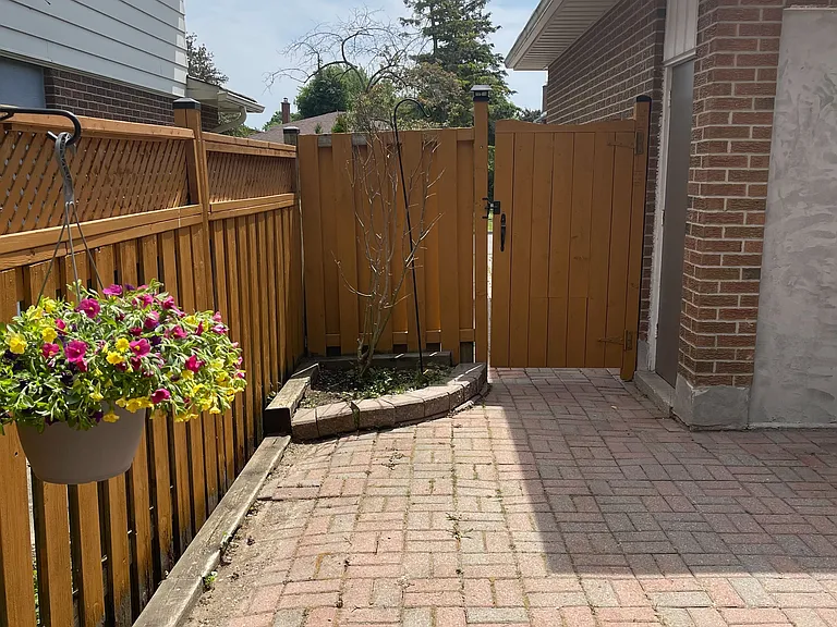 32 Blue Spruce Ln — Photo 14
