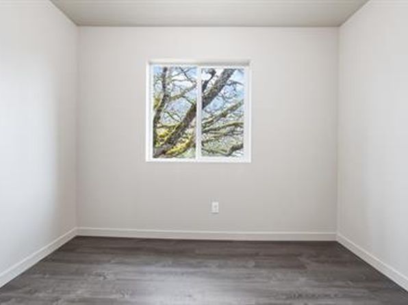 535 SE Sheridan St UNIT R, Sheridan, OR 97378