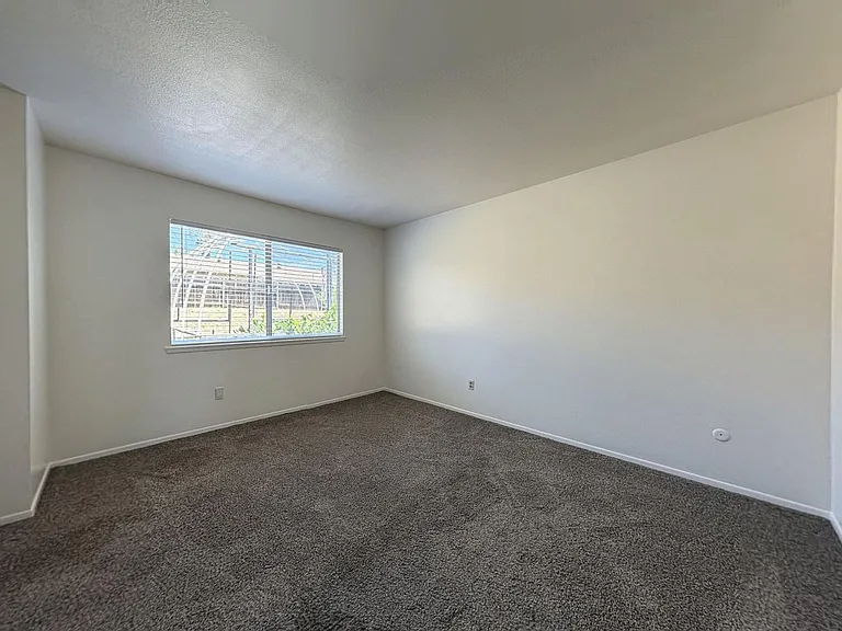11231 Reddiford Ct — Photo 18