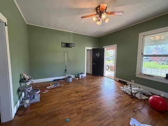 3rd image of 300 5th St #F
