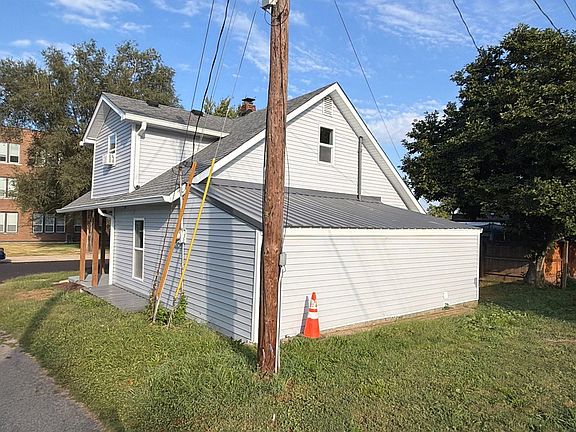 3rd image of 121 School St