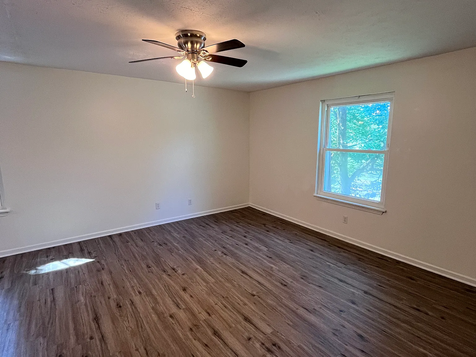 5323 New Cut Rd — Photo 2