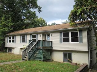 19 Bedell Rd, Poughkeepsie, NY 12603