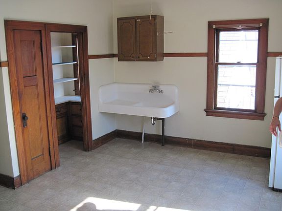 2nd image of 2479 N Fratney St #A