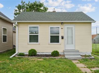 944 L St SW, Cedar Rapids, IA 52404