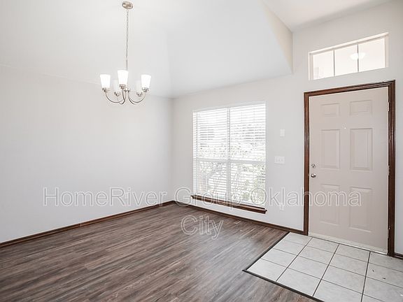 4th image of 16212 Seminole Dr