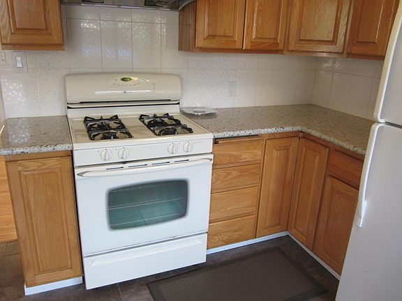 4th image of 759 Barri Dr