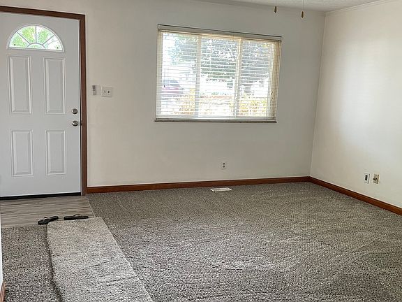 4th image of 2442 Winwood Ave