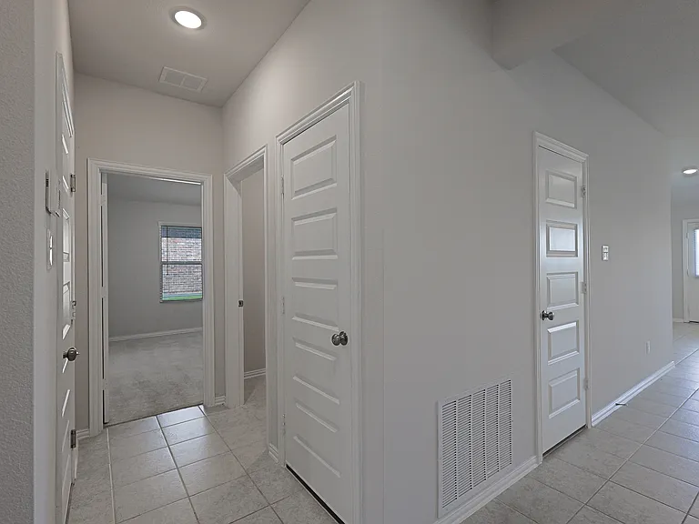 1919 Rolling Ridge Dr — Photo 6
