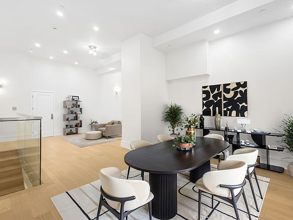 3rd image of 410 W 47th St APT 1