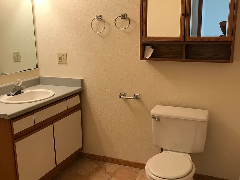 312 E Ivy St — Photo 5