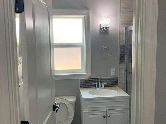 4th image of 1116 Klengel St
