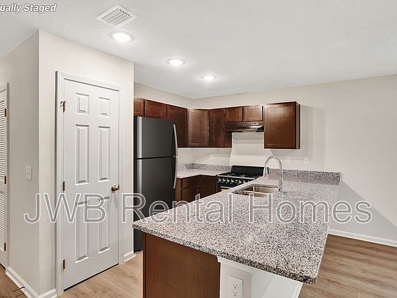 2nd image of 606 E 30th St