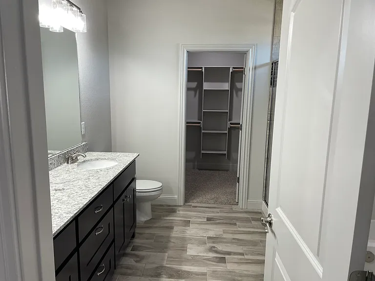 204 Vicks Cir — Photo 12