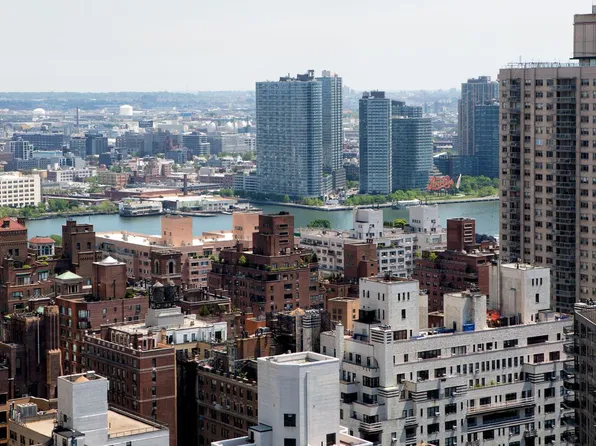 300 East 59th Street image 12 of 12