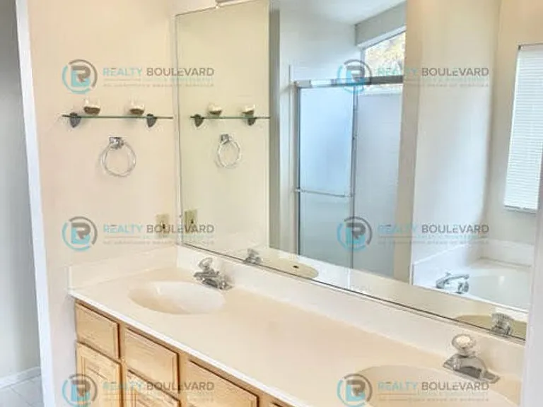 6073 Torrington Dr — Photo 25