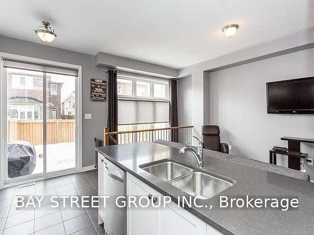 3 bed, $3,100 — Photo 4
