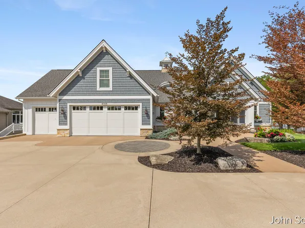 8769 Cedar Lake Dr, Jenison, MI 49428