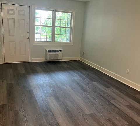 4th image of 3610 Atlanta Ave
