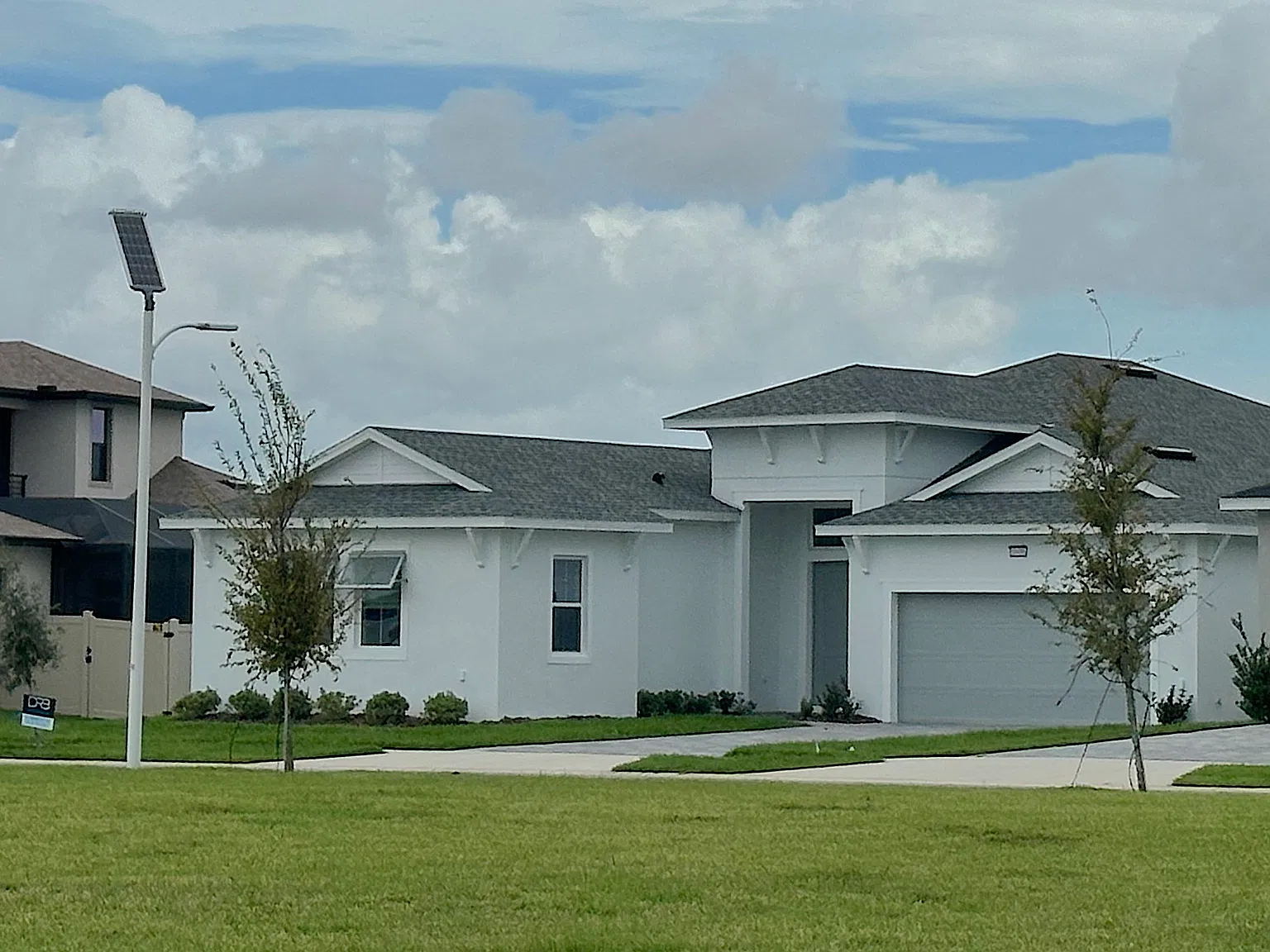 4 bed, 2762 sqft, $3,800 — Photo 2