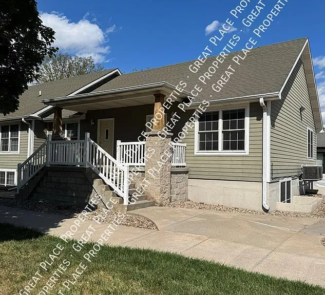1201 Three Pines Ct #B — Photo 8