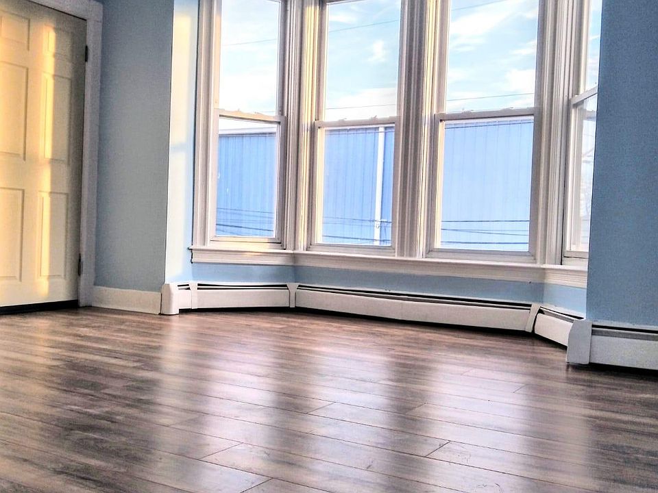 1st image of 45 Thornley St #2