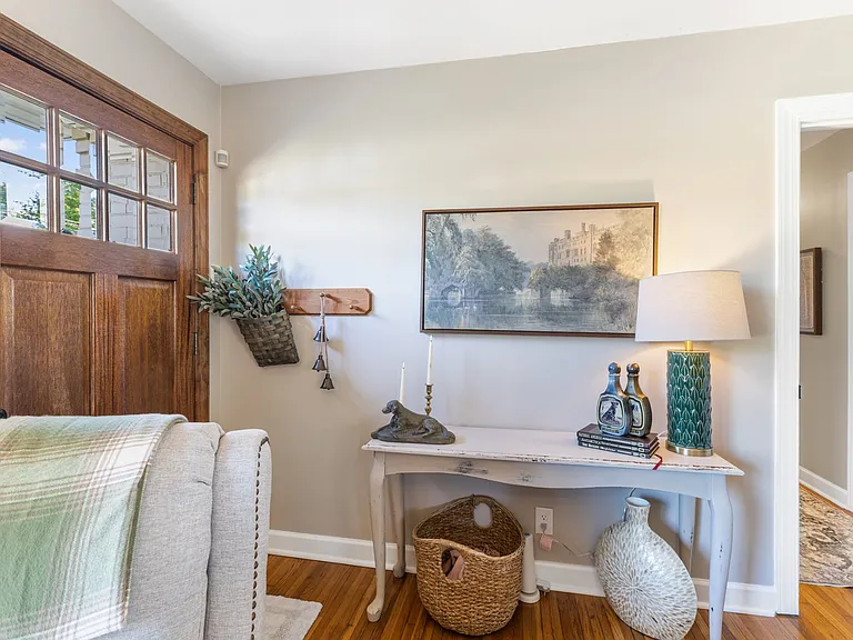 412 Roberts St — Photo 10