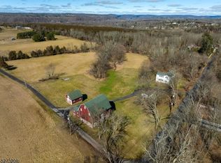 28 Horseshoe Bend Rd, Frenchtown, NJ 08825