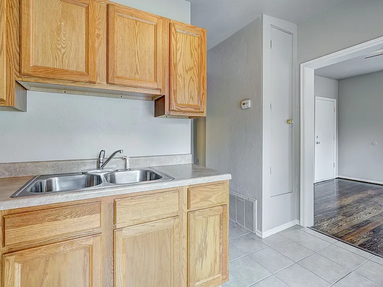 440 Elm Ave #3 — Photo 6