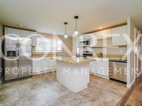 5th image of 372 Canfield Dr