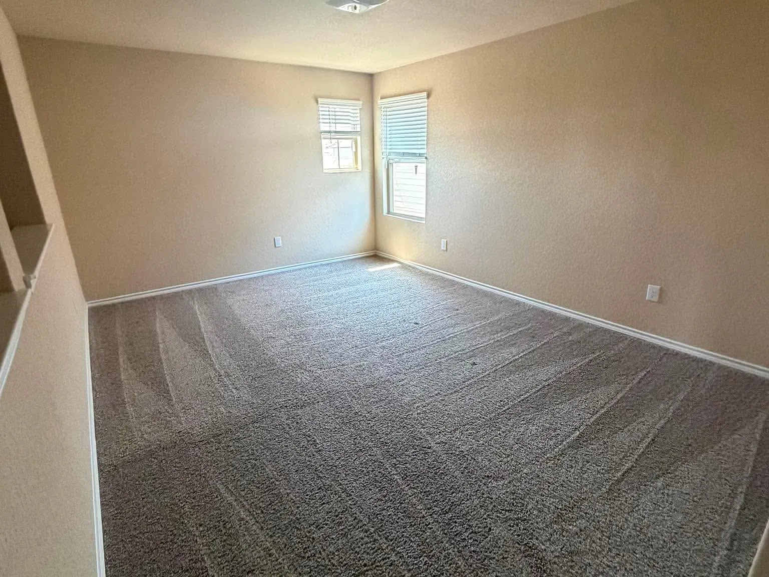 4 bed, 2.5 bath, 1760 sqft, $2,100 — Photo 4