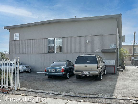 2nd image of 3206 W 60th St Unit 2