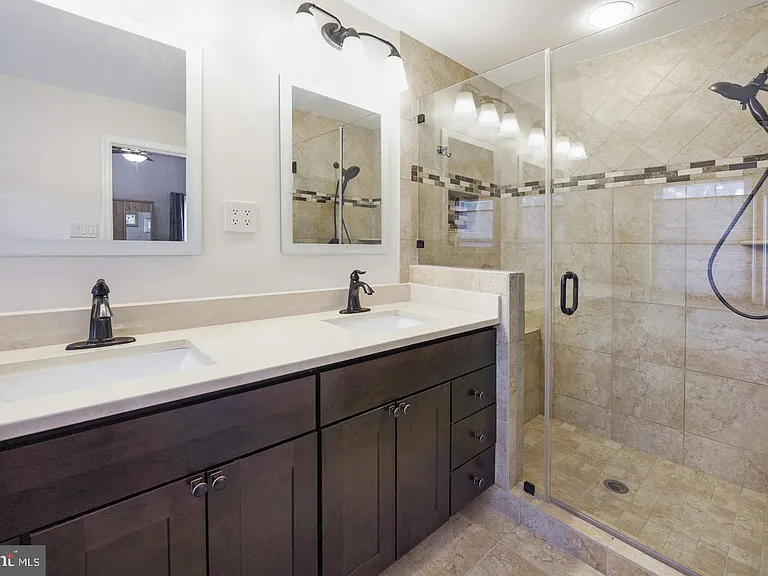6624 Thurlton Dr — Photo 17