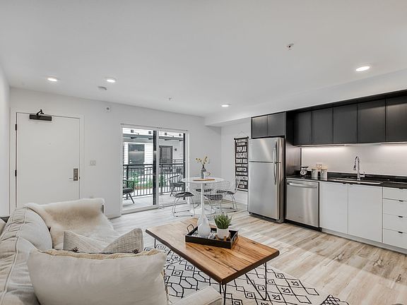 2nd image of 5635-5645 NE Glisan St #B2-07