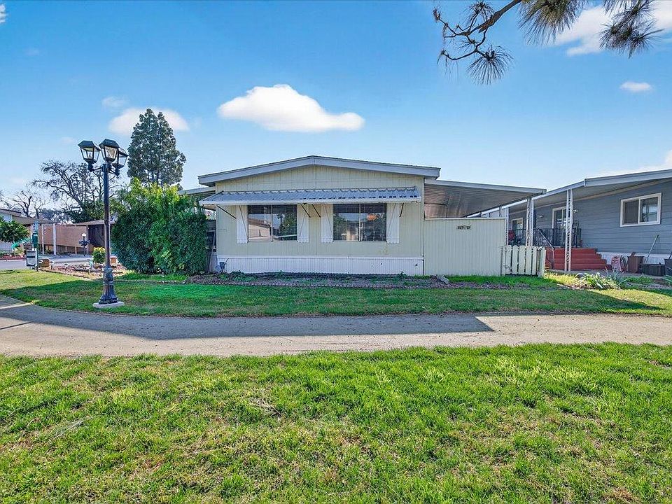 1st image of 2706 W Ashlan Ave Space 86