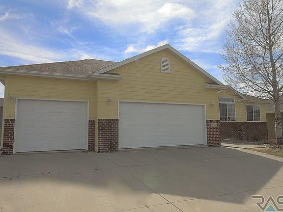 2nd image of 805 W Quail Creek Cir