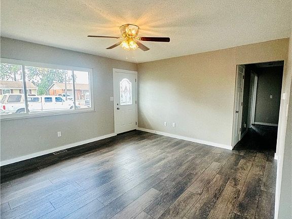 3rd image of 411 Brentwood Ave