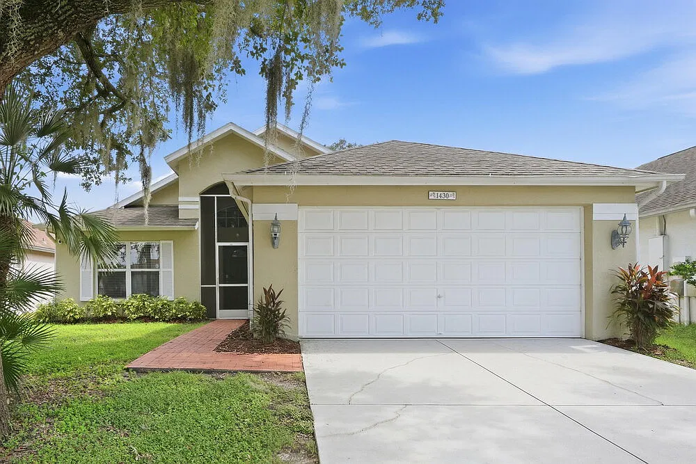 4 bed, 2.0 bath, 1690 sqft, $2,395 — Photo 1