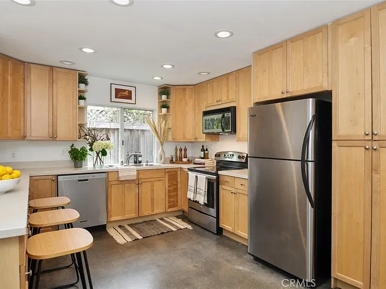 33152 Christina Dr — Photo 3