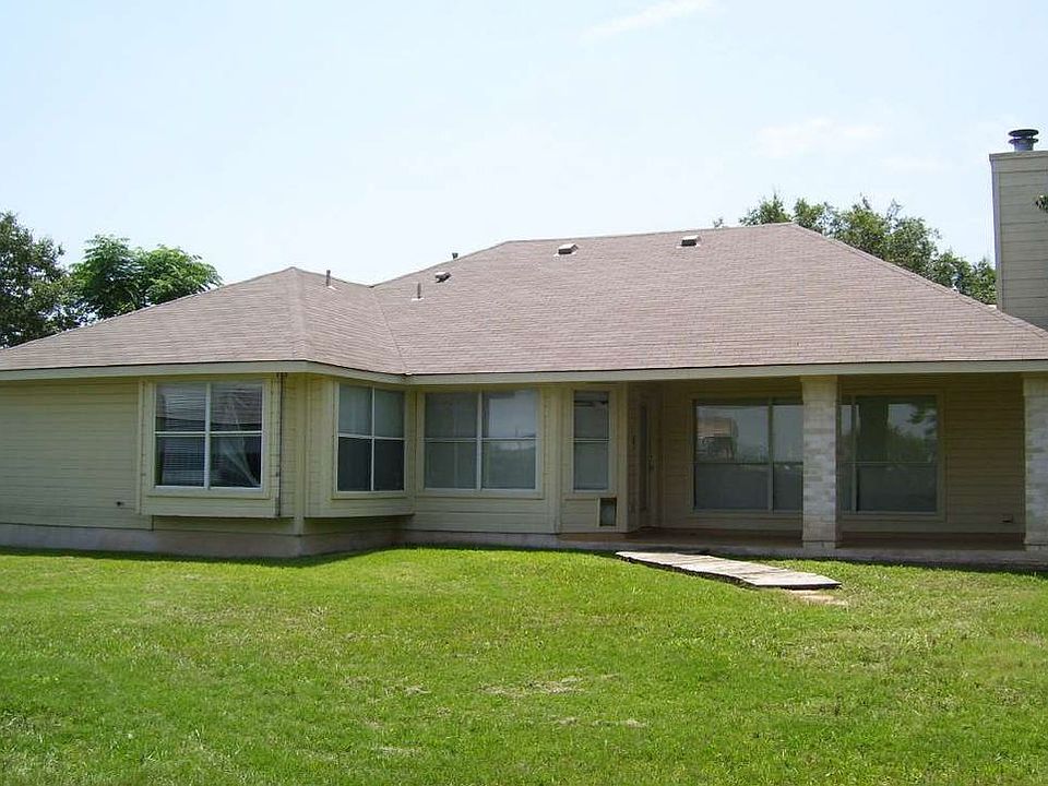 2nd image of 2006 Lantana Dr