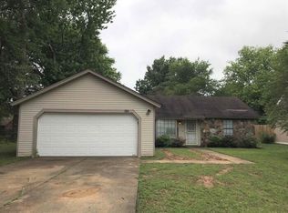6187 Scarlet Leaf Dr, Memphis, TN 38141
