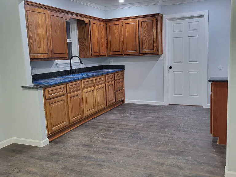 1115 B St NW — Photo 3