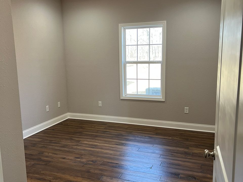 Downstairs Bedroom1